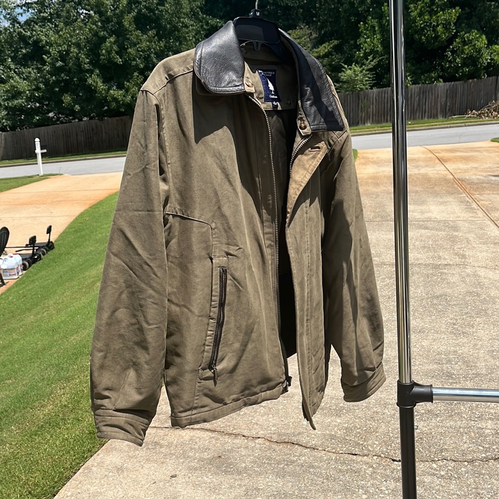 Medium men’s Jacket, Roundtree and Yorke size medium, tan